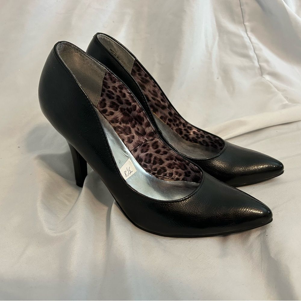 Candies black 4" heels size 8.5